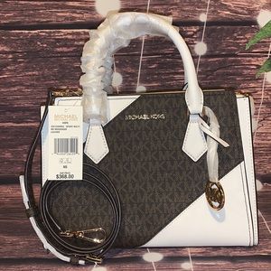 ๐บ MICHAEL KORS ๐บ HOPE WHITE MEDIUM MESSENGER